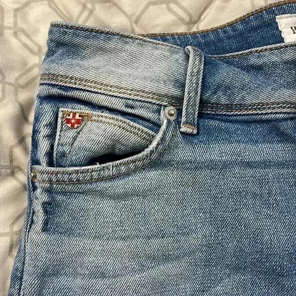 Hudson Jeans Croxley Mid Rise Shorts - Picture 8 of 12